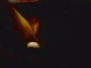 Dado i kapuri masturbim me dildo
