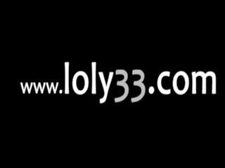 মালিশ এর দুই smashing বাহ পুতুল