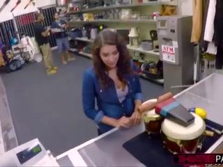 Amatieri un terrific kaķēns catherine izpaužas hammered līdz shawns penis